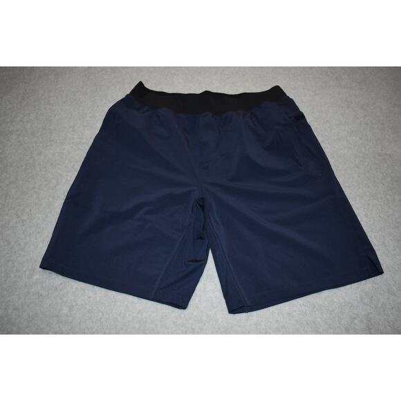 Fabletics Gym Shorts Mens Size Large Stretch Zip Pockets Polyester 9" Inseam - Picture 2 of 6